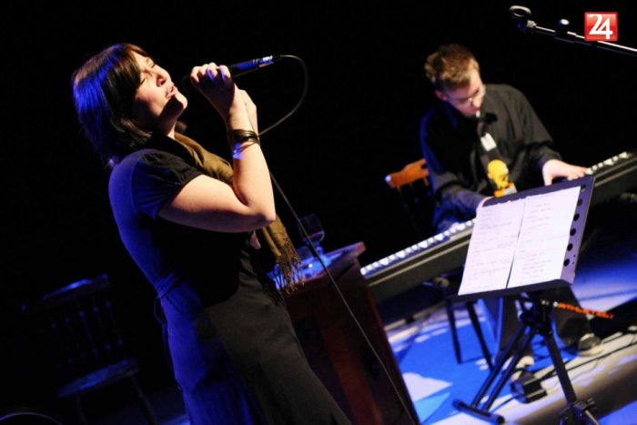 Ilustračný obrázok k článku Katka Koščová mieri do Košíc: Na turné sa predstaví aj so skupinou Neřež